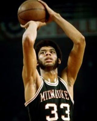 边卫拉扯出 边卫拉扯出